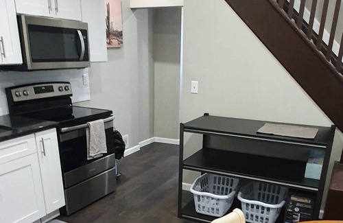 Olde Towne East Apartamento | Housepitality - The Red Brick Inn - Luxury