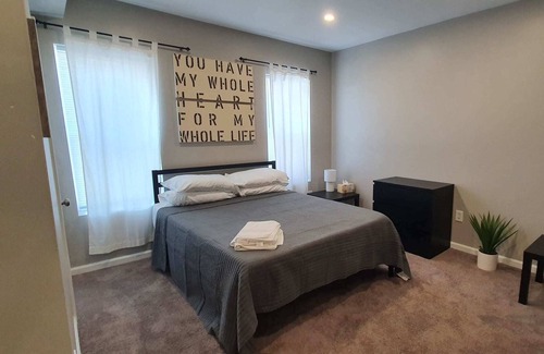 Olde Towne East Apartamento | Housepitality - The Red Brick Inn - Luxury