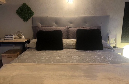 Velliza Casa | Vivienda con jardín, terraza, wifi y netflix. Ideal para conocer la provincia