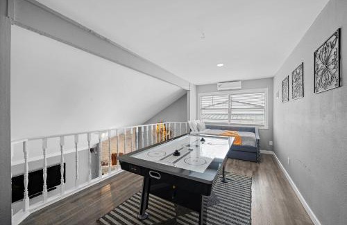 Clodine Casa | Houston Pool Escape Games Wifi Parking Pet
