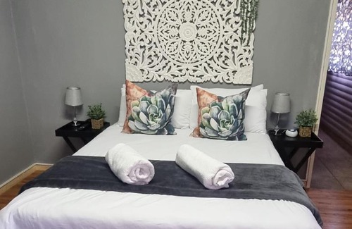 Olifantshoek Casa | Houtgerus Gastehuis/Guesthouse