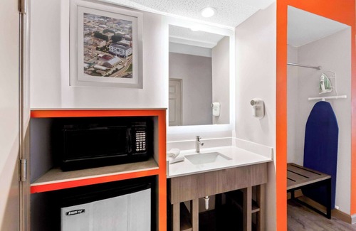 Jackson Hotel | Howard Johnson by Wyndham Jackson