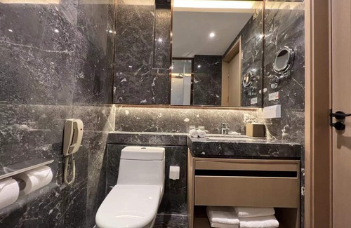 Wangfujing Shopping Area Hotel | Howard Johnson Paragon Hotel Beijing