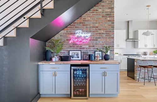 Rosewood Casa | Howdy House - Pool - Grill - Downtown Views - Walkable Coffee Shops
