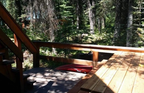 McCall Cabina | Huckleberry Hideaway: Auténtica aventura en cabina, a pasos del lago Payette