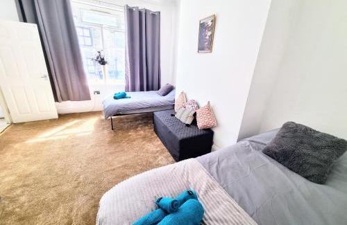 Huddersfield Casa | Huddersfield Town Canal Retreat pet friendly