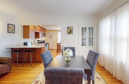 North Cambridge Casa | Huge 2 bed, 2 baths, Harvard, Porter Davis SQ