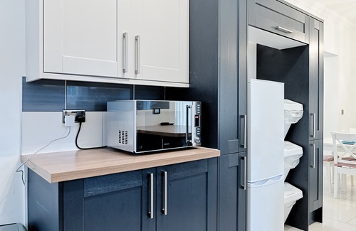 Bon-y-maen Casa | Cilfài House - TV in Every Bedroom!