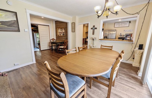 Virginia Casa | HUGE 5-BR Home w/ Movie Theater, Arcade, & Patio!