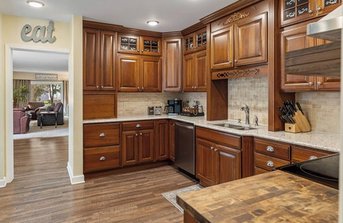 Virginia Casa | HUGE 5-BR Home w/ Movie Theater, Arcade, & Patio!