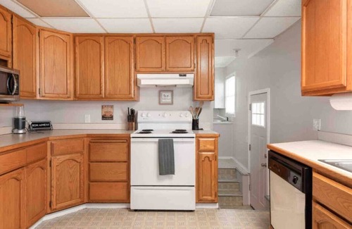 Richland Casa | HUGE 6-bedroom home in Central Richland