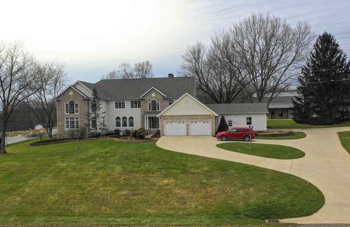 Fredericksburg Casa | Enorme villa de 7000 pies cuadrados en el corazón del país amish de Ohio