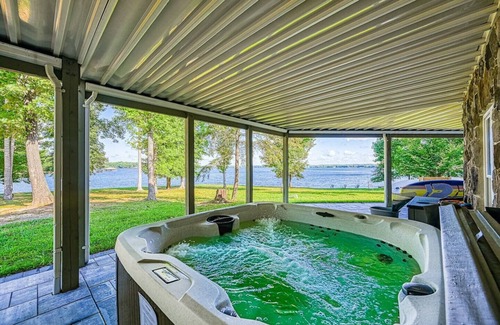 Bumpass Casa | Huge 8BR Lakefront Lake Anna, Beach, Dock, Hot Tub