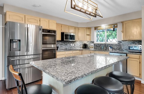 Northwest Arvada Casa | Huge Arvada Retreat! Great quiet neighborhood!