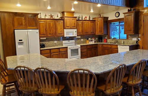 Mountain Home Cabina | Huge Cabin - Great for Families and Group