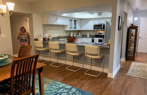 Burnt Store Marina Condominio | HUGE Charlotte Harbor FLORIDA water side ground floor condo. Amenities galore!