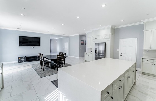 Midway City Casa | Huge Family Home Near Disneyland & SoCal Beaches