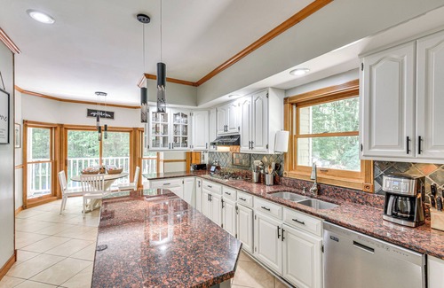 La Porte Casa | Huge Family Home w/ Pool - 13 Mi to Lake Michigan!