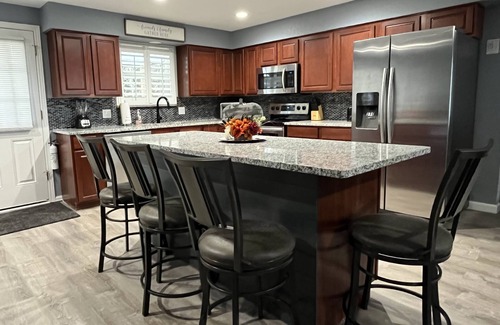 Oak Park Casa | ~~~ Huge Family Retreat w/Movie Theater & Game Room~~~