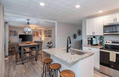 Vandalia Casa | Huge Fenced Yard | Near Airport I-70 I-75