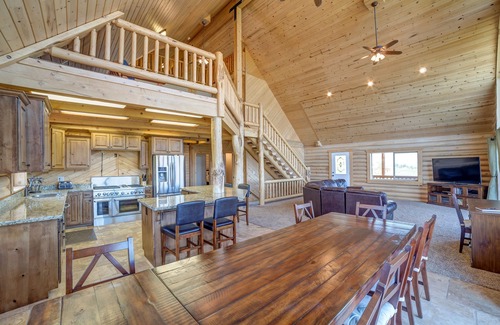 Sweetwater Cabina | Enorme, Cabin Gorgeous Log, 100% remodelado, el botón derecho en el campo de golf de Ideal Beach !!