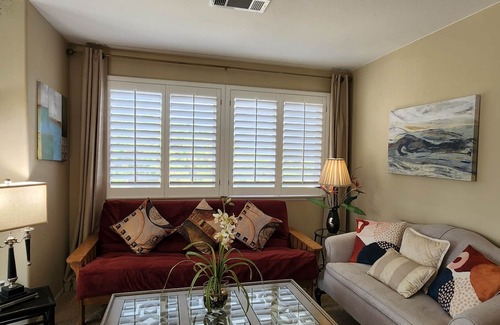 Murrieta Apartamento | Huge luxurious Master Bedroom Suite w/ full privacy & View