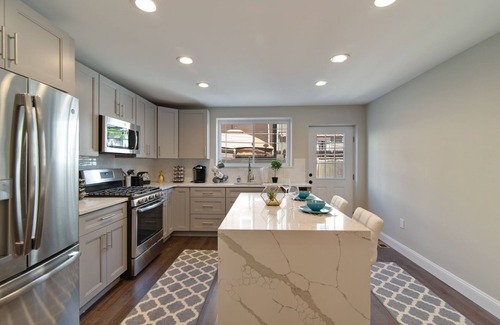 Point Breeze Casa | Huge MODERN LUXE Home | Minutes to Center City!