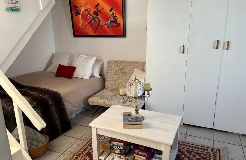 Still Bay Otro | Huisie by die See