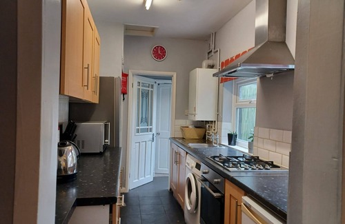 Luton Casa | Huku Kwetu - Ferndale House