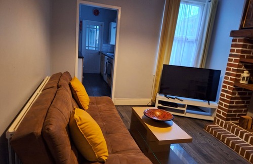 Luton Casa | Huku Kwetu - Ferndale House