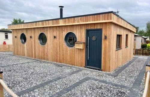 Grimsby Chalet De Esquí | Humberston Boathouse Lodge & Hot Tub - Cleethorpes Beach Cabin Chalet