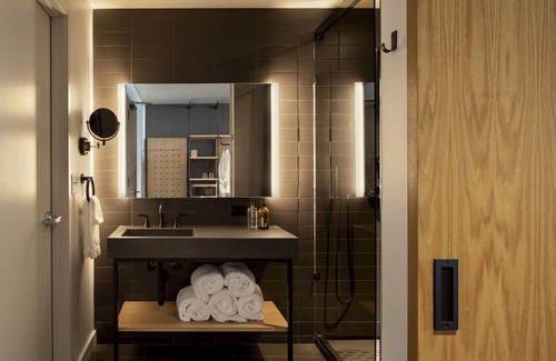 Sandpoint Hotel | Humbird