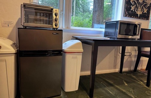 Jacoby Creek Casa | Humboldt Haven- Gorgeous Home for 10 w Gardens, Firepits, Forest & Bay Views