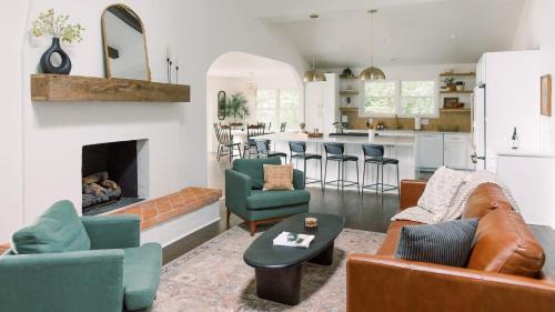 Barium Springs Casa | Hummingbird Home by AvantStay Hot tub Sauna