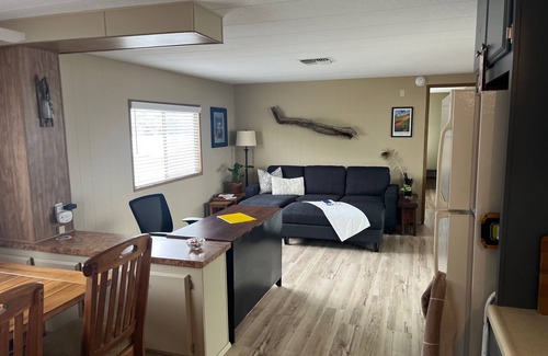 Wofford Heights Casa | Casa de dos dormitorios y dos baños con vista al lago