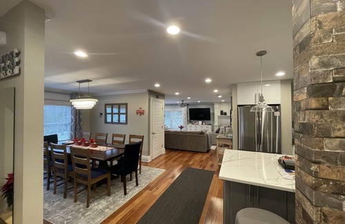 Stroudsburg Casa | Hummingbird Paradise in Pocono, hot tub,sauna,close to vineyards and ski resort