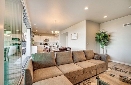 Moses Lake Casa | Hunt & Hike: Potholes State Park Home Hot Tub