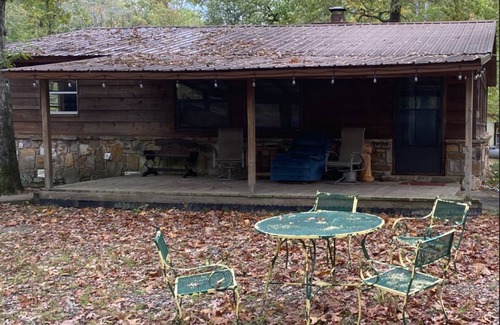 Octavia Cabina | Hunter/fisherman cabin close to boat ramp and National Forest