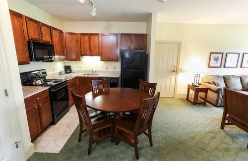 Hunter Condominio | Hunter Mountain 2BR | Fireplace & Jacuzzi