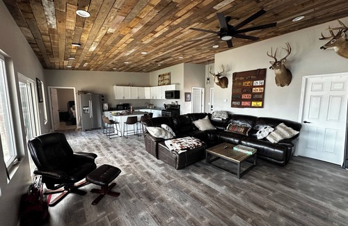 Loogootee Cabina | Hunter's Heaven overlooking private lake on 30 acres.