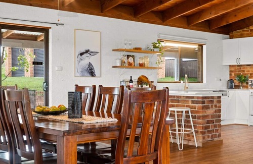 Whittingham Casa | Hunter Valley Country Vineyards 2 Homes Pets Heated PoolGames Room