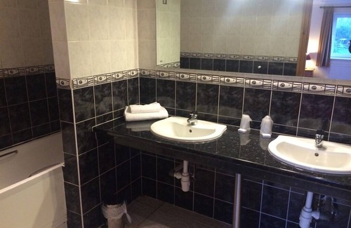 Wincanton Hotel | Hunters Lodge Inn