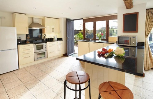 Honiton Casa | Hunters Moon