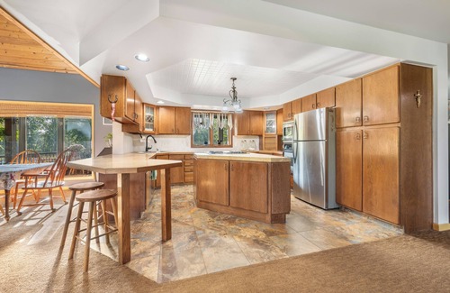 Paris Casa | Hunters Retreat Special!