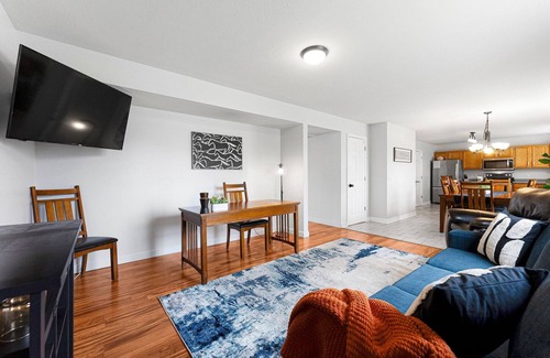 Huntertown Casa | Huntertown 4 Bed! Pets LOVE Fenced Yard & Fire Pit