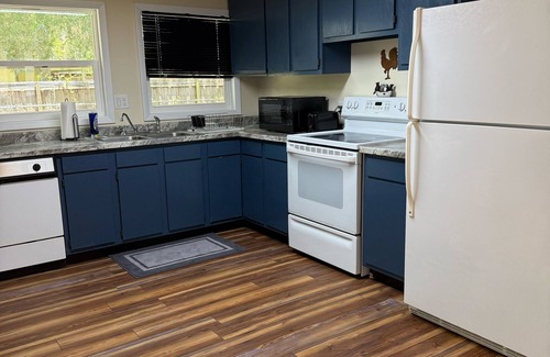 Fort McCoy Casa | HUNTING & FISHING COTTAGE WITH SCREENED POOL IN THE OCALA NATIONAL FOREST!