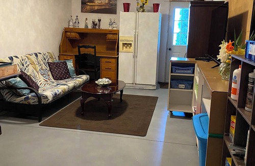 Ashfield-Colborne-Wawanosh Cabaña | Huron Lakefront Cottage Charming 8 bedrms 4bths 18+guests 8car/Hotub/pets .