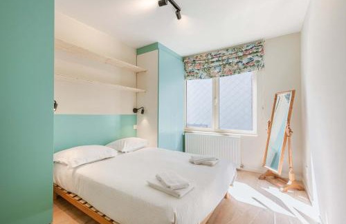 Heist Apartamento | Huswell - Modern family flat steps from the sea