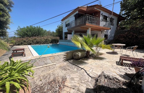 Godall Villa | HUTTE-1960 Casa de Campo Mediterranea con jardín y piscina en finca de 3ha