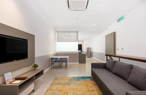 Downtown George Town Hotel | Hutton Suite Hotel Managed by The Ascott Limited